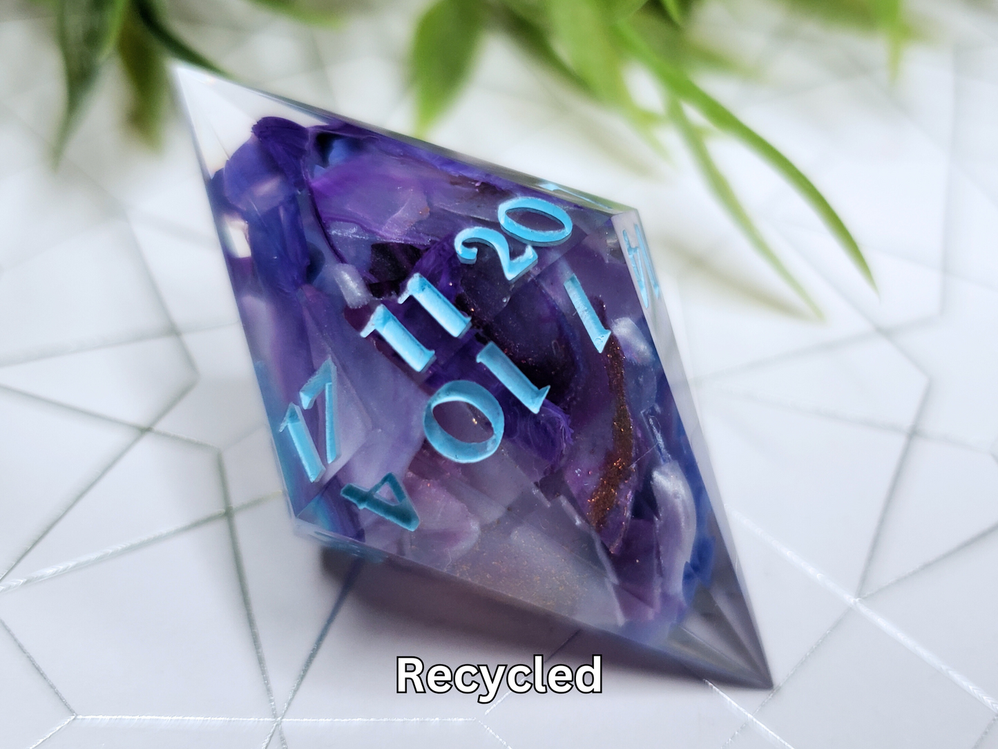Gem-Shaped 'Stabby' D20