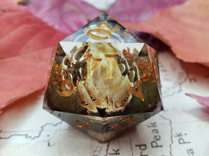 The Teeth of Autumn | Jumbo D20