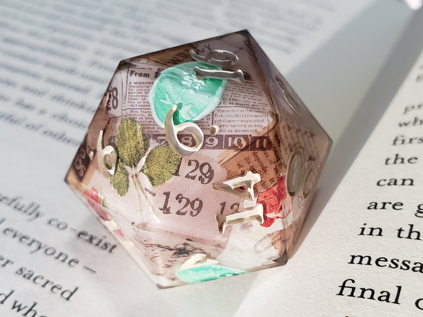 Antiquarian | Jumbo D20